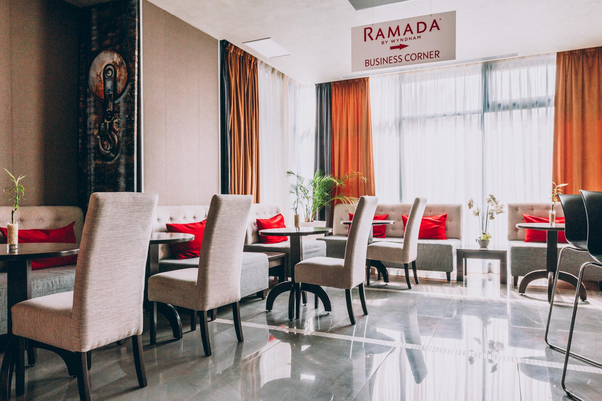 Ramada By Wyndham Constanta Hotel Kültér fotó